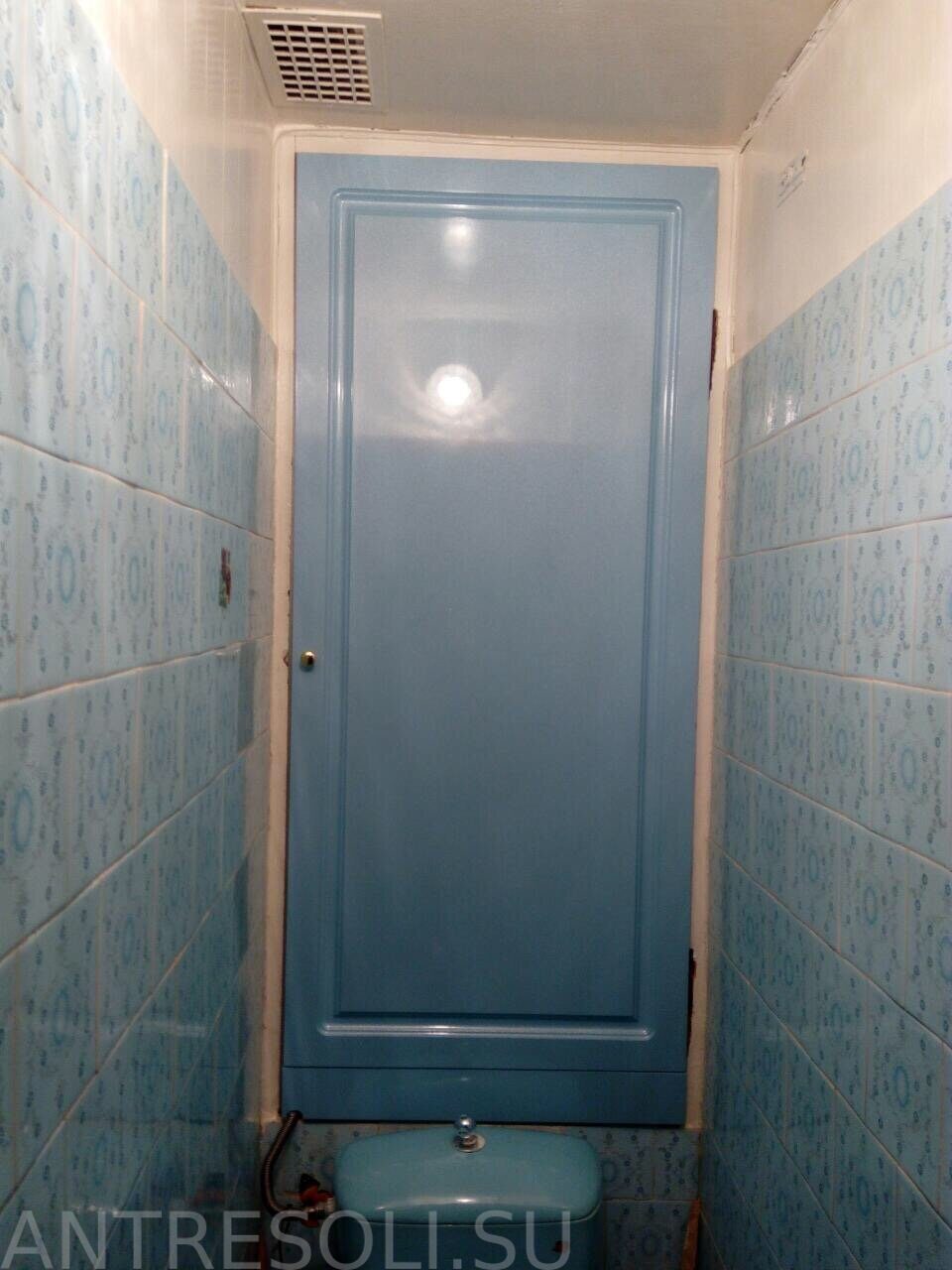 дверь в сантехнический шкаф в туалете под плитку